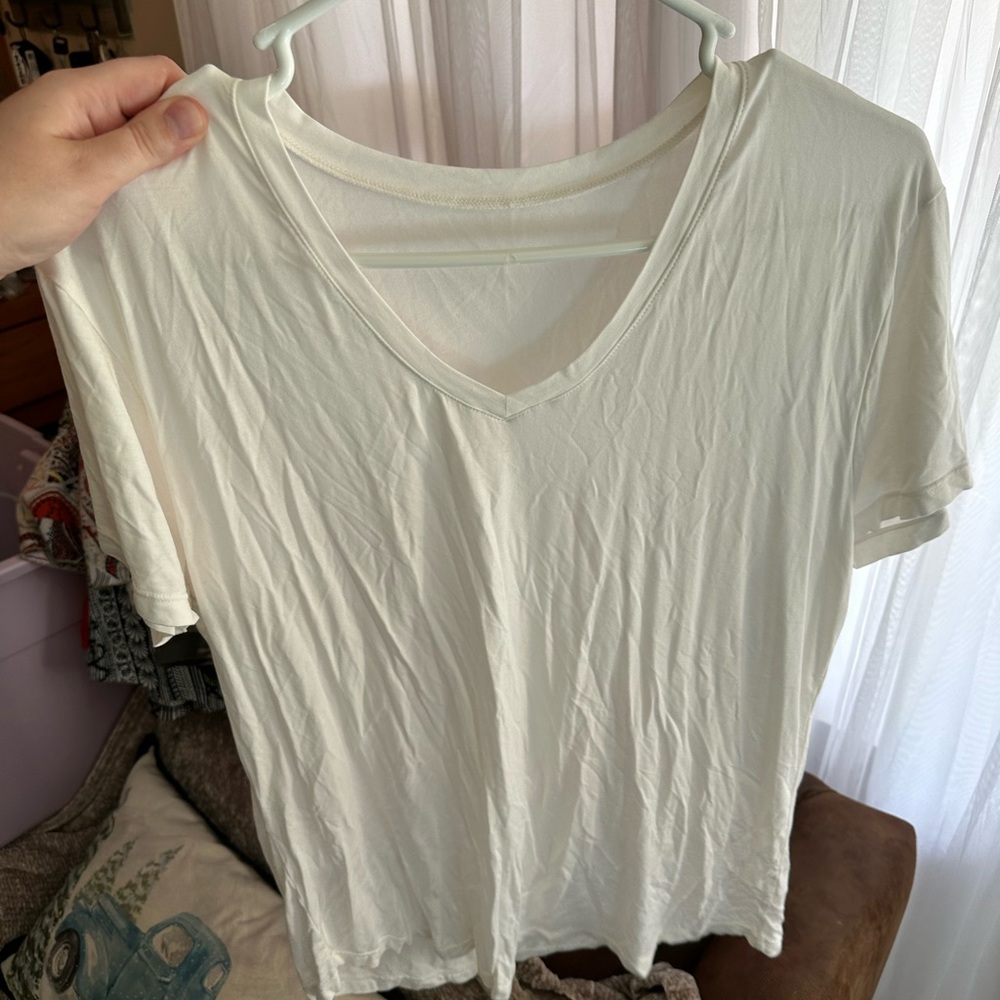 ZYIA White Short Sleeve V-Neck Tee